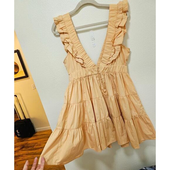 Abercrombie and Fitch Peach Mini dress. SzM. Flared. Teared. Sexy. ShortRuffled - Picture 13 of 15